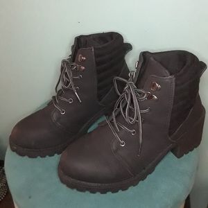 Rogue boots w/ heel